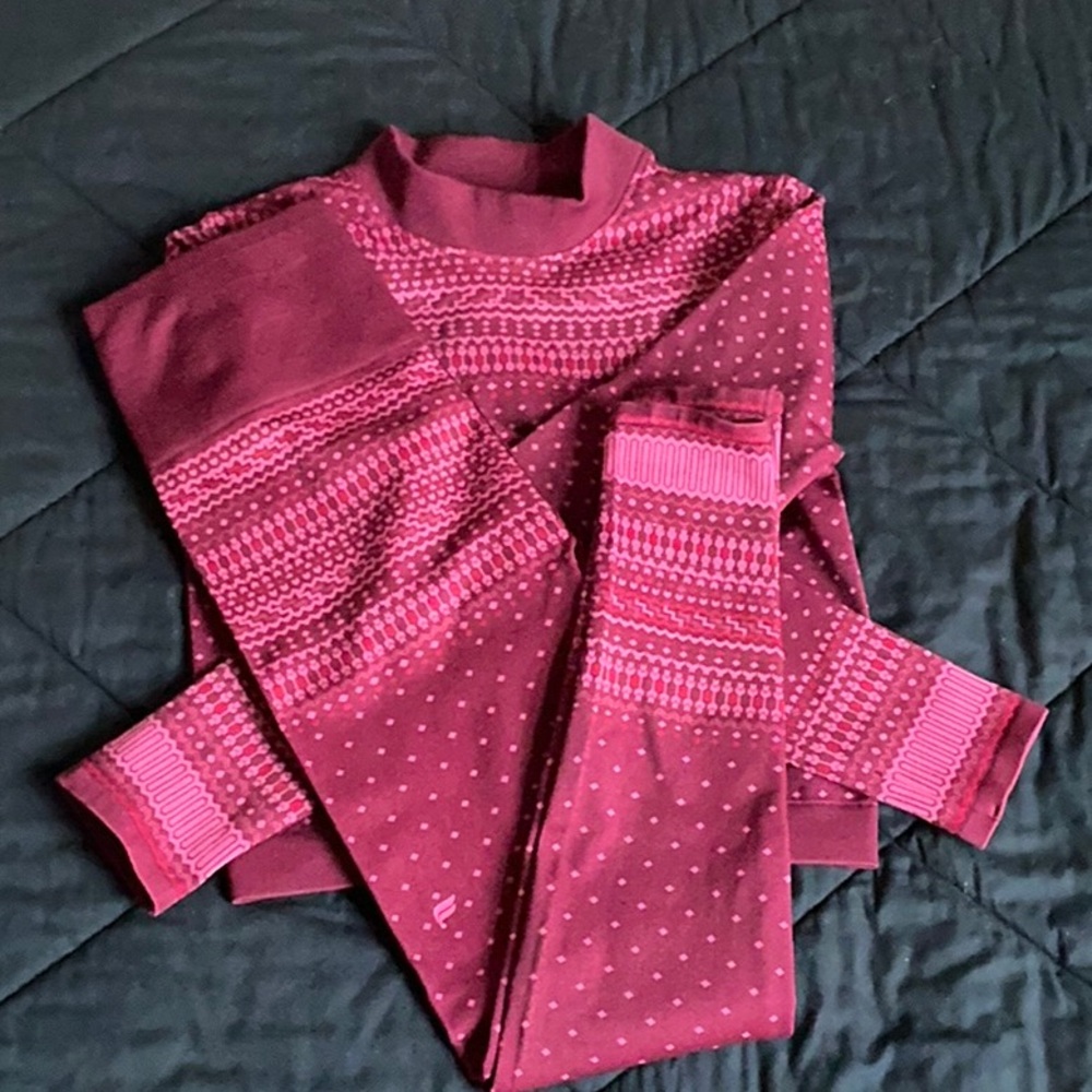 Fabletics Pink Patterned Top and Leggings Set